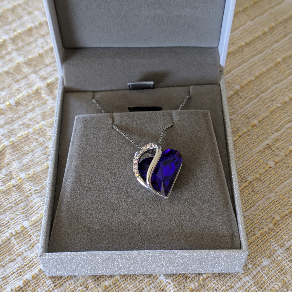 Leafael Infinity Heart Sapphire Necklace